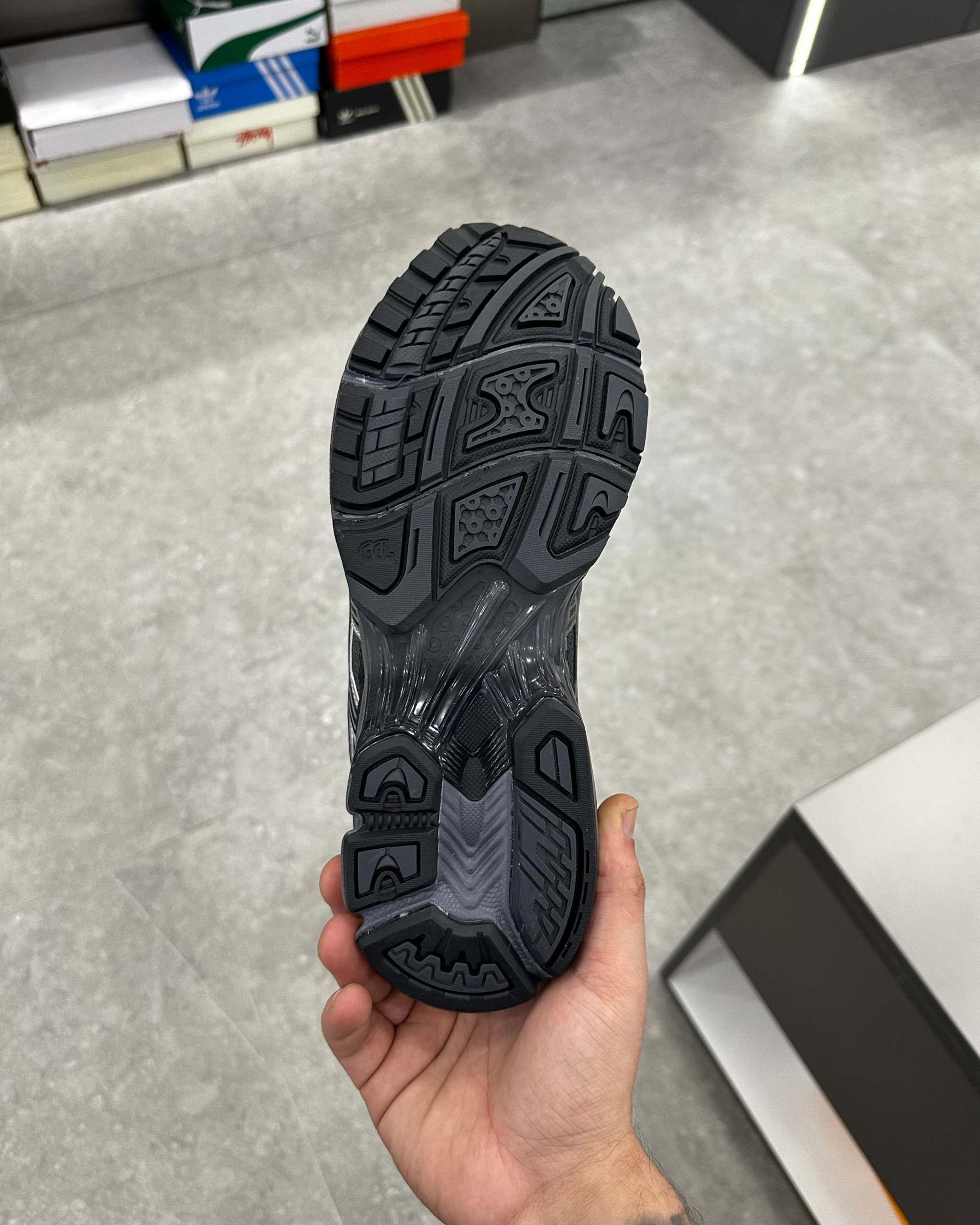 ASICS Gel-Kayano 14 Unaffected
Infinite Wonders