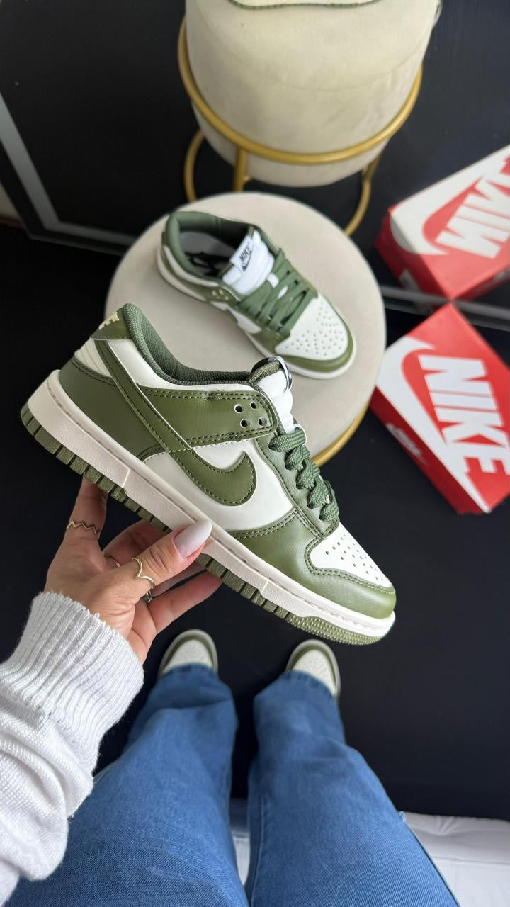 Dunk Low Medium Olive
