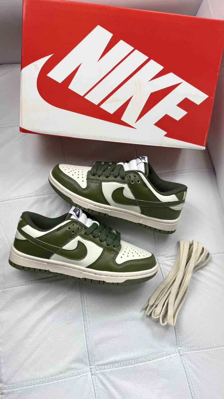 Dunk Low Medium Olive