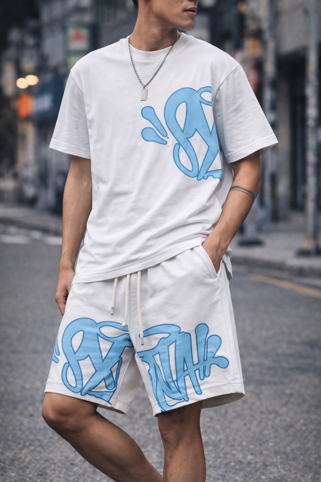 Conjunto Camiseta e Bermuda Syna World branco e azul