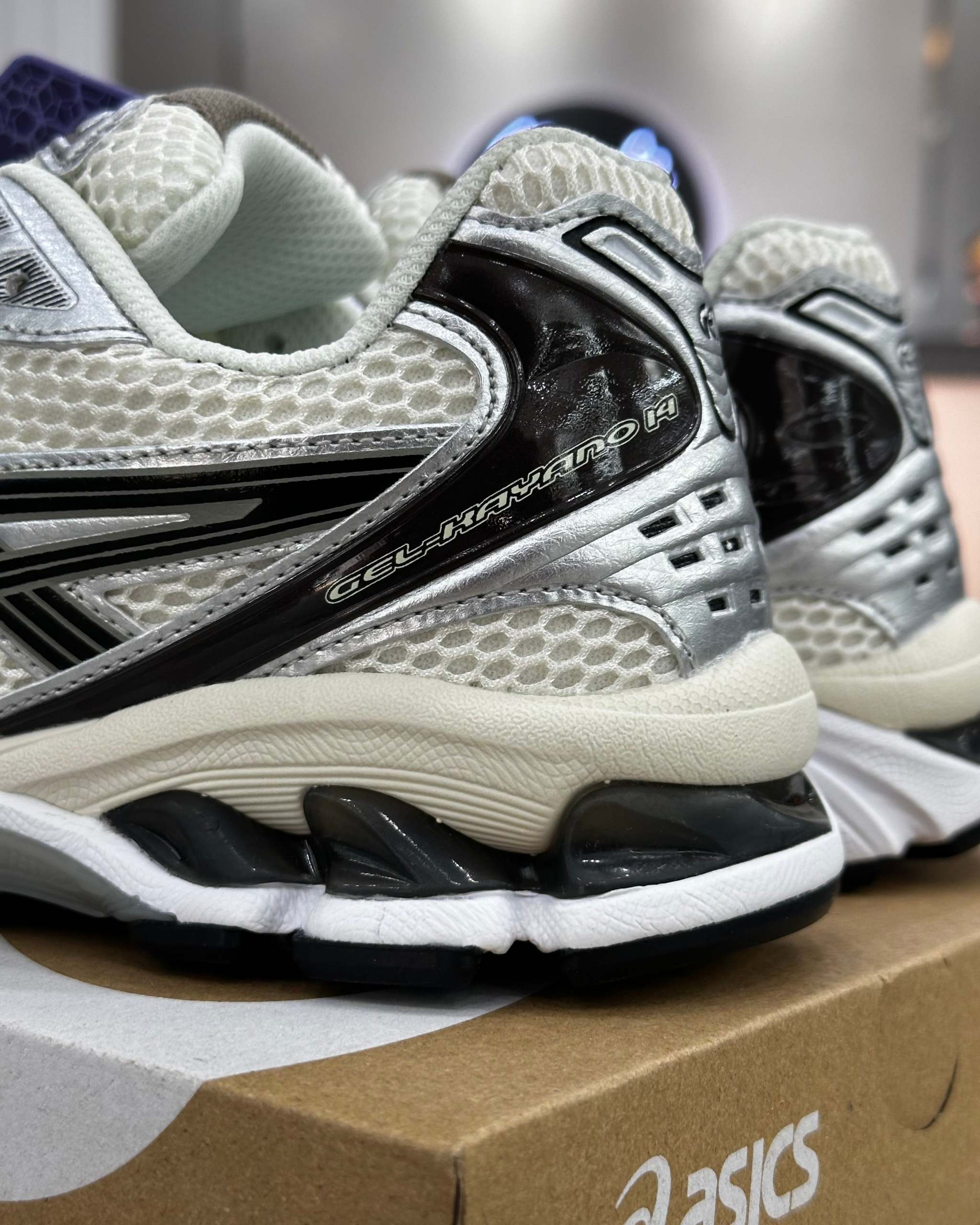 ASıCS Gel-Kayano 14 Cream Black
Metallic Plum