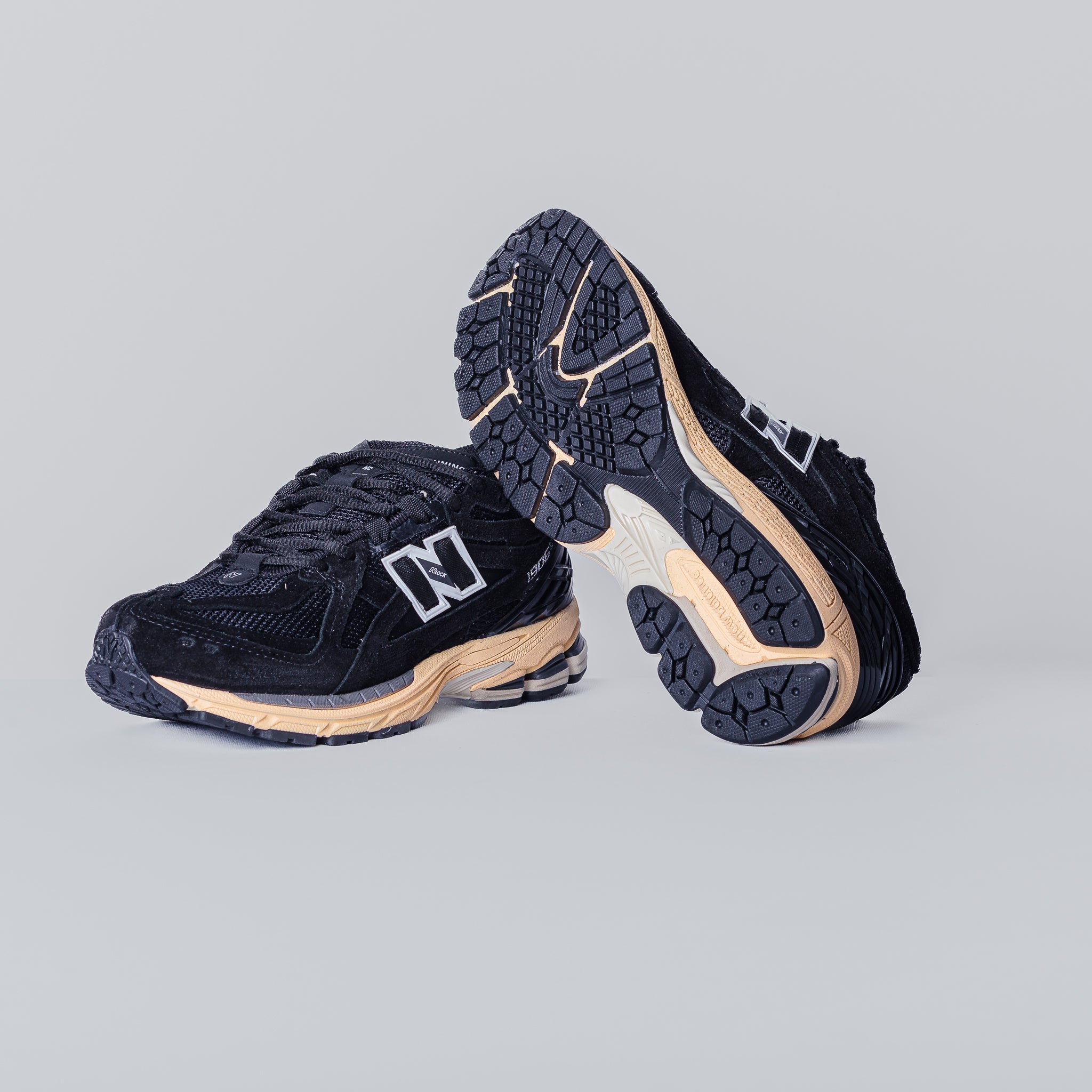 NB 1906 | Black Taos