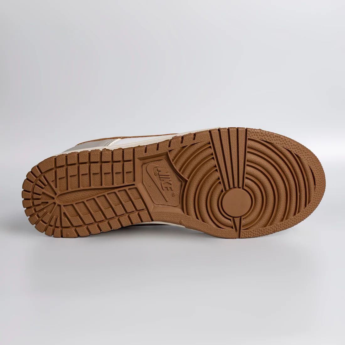 DK Low Bege/Caramelo Medalha