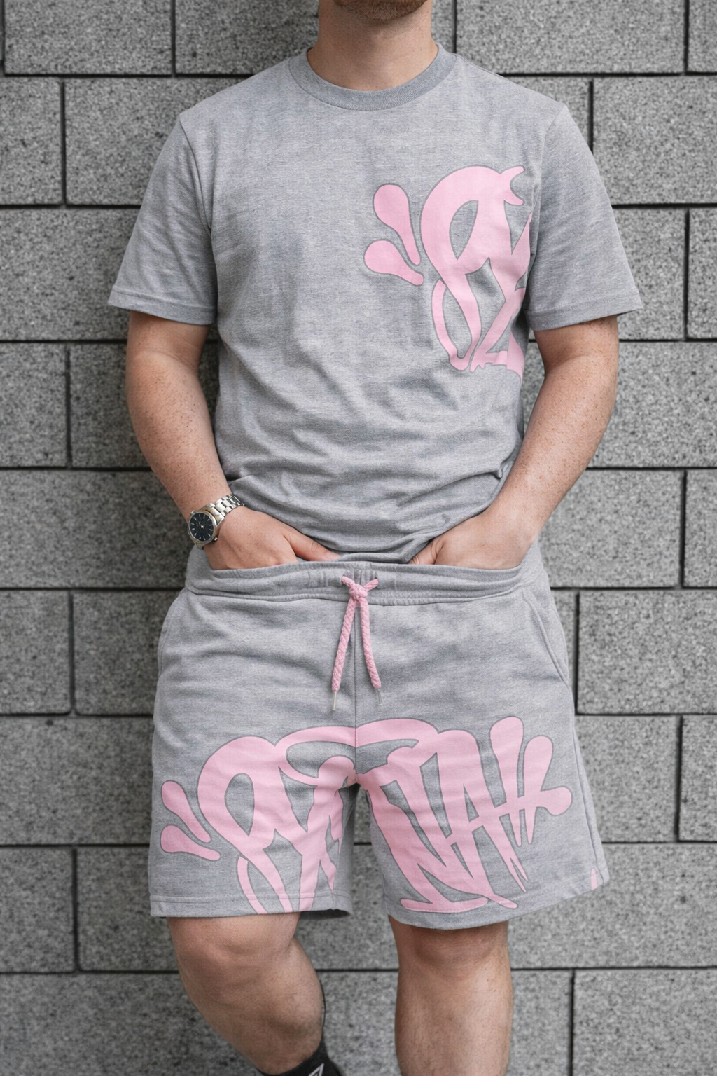 Conjunto Camiseta e Bermuda Syna World cinza e rosa