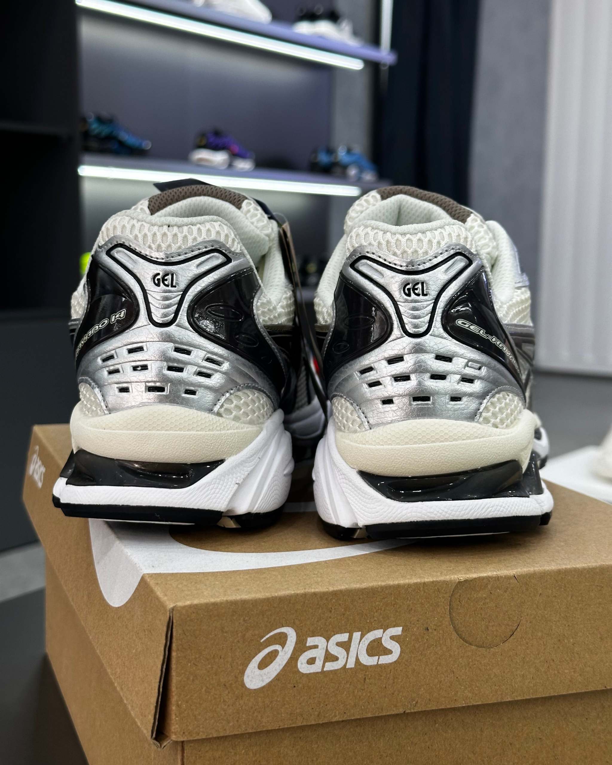 ASıCS Gel-Kayano 14 Cream Black
Metallic Plum