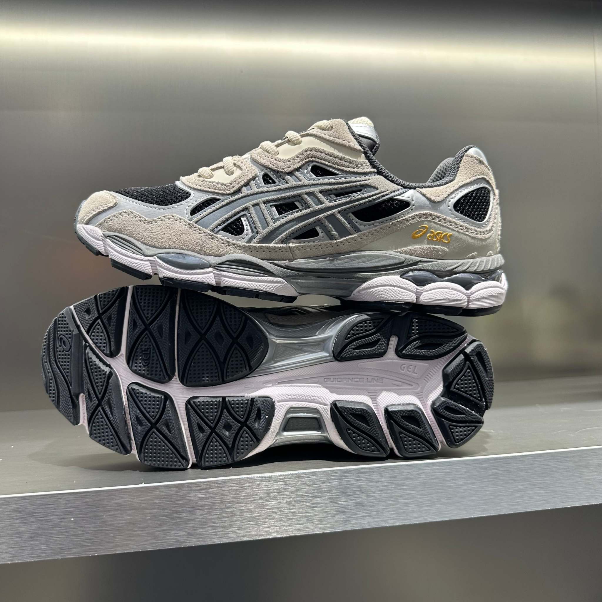 ASICS GEL-NYC Black/Clay Grey