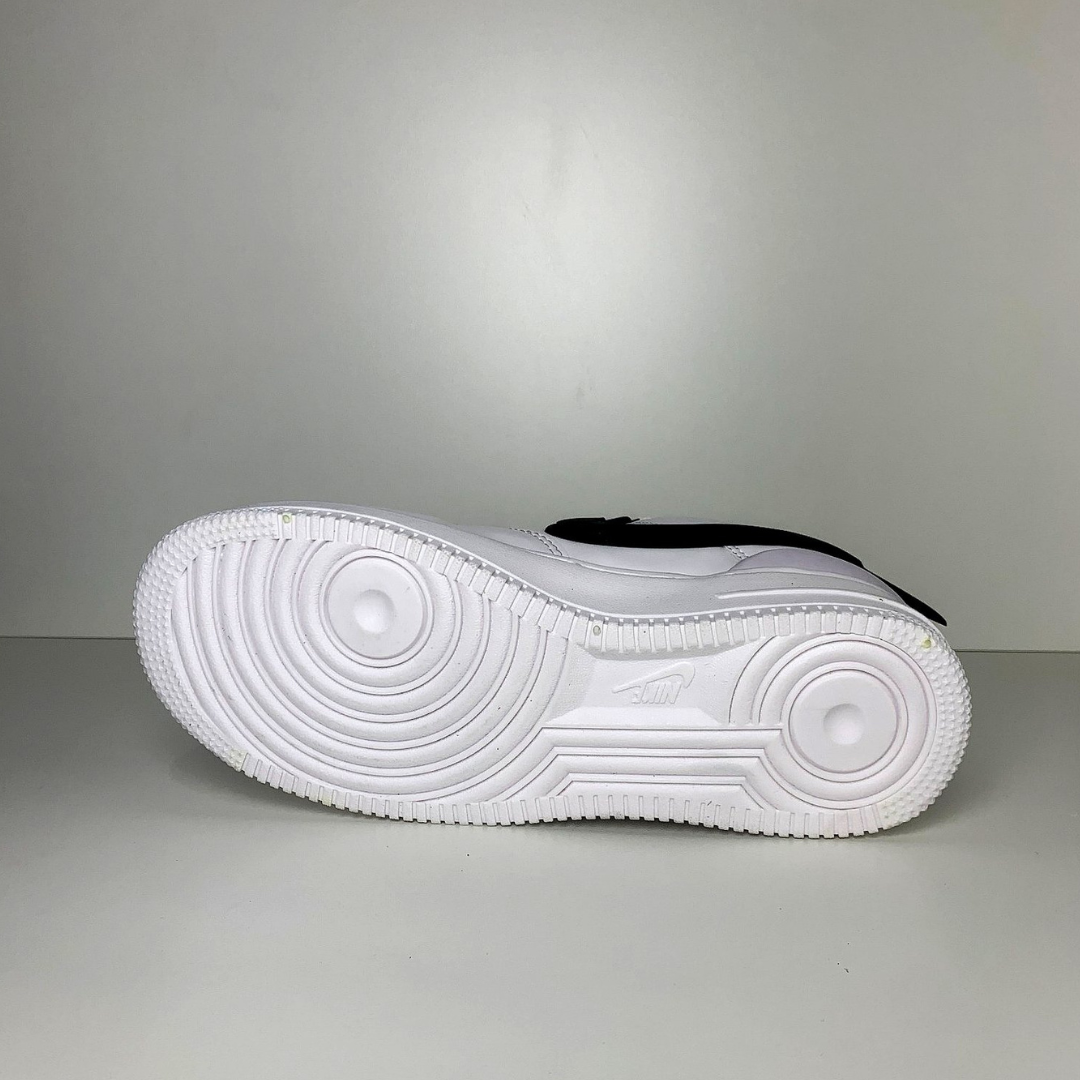 AF1  Ambush  Branco/Preto