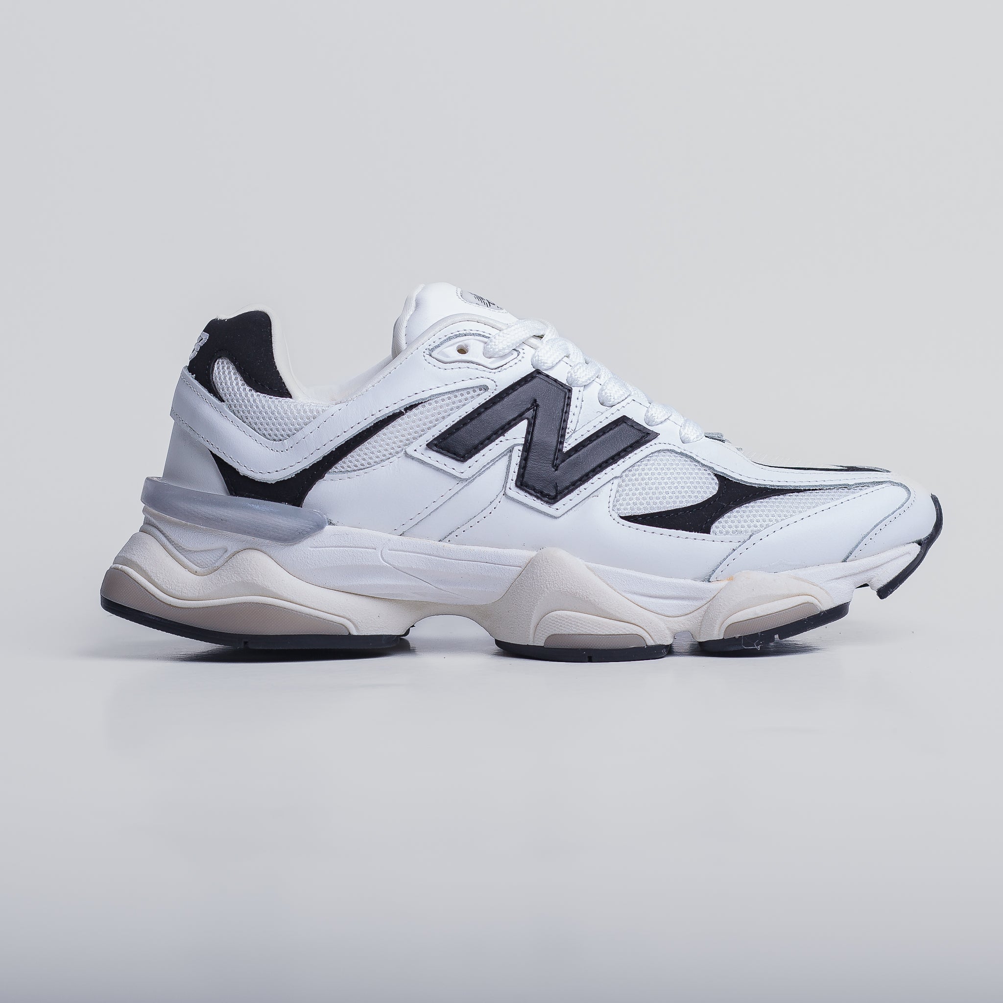 NB 9060 Branco e Preto