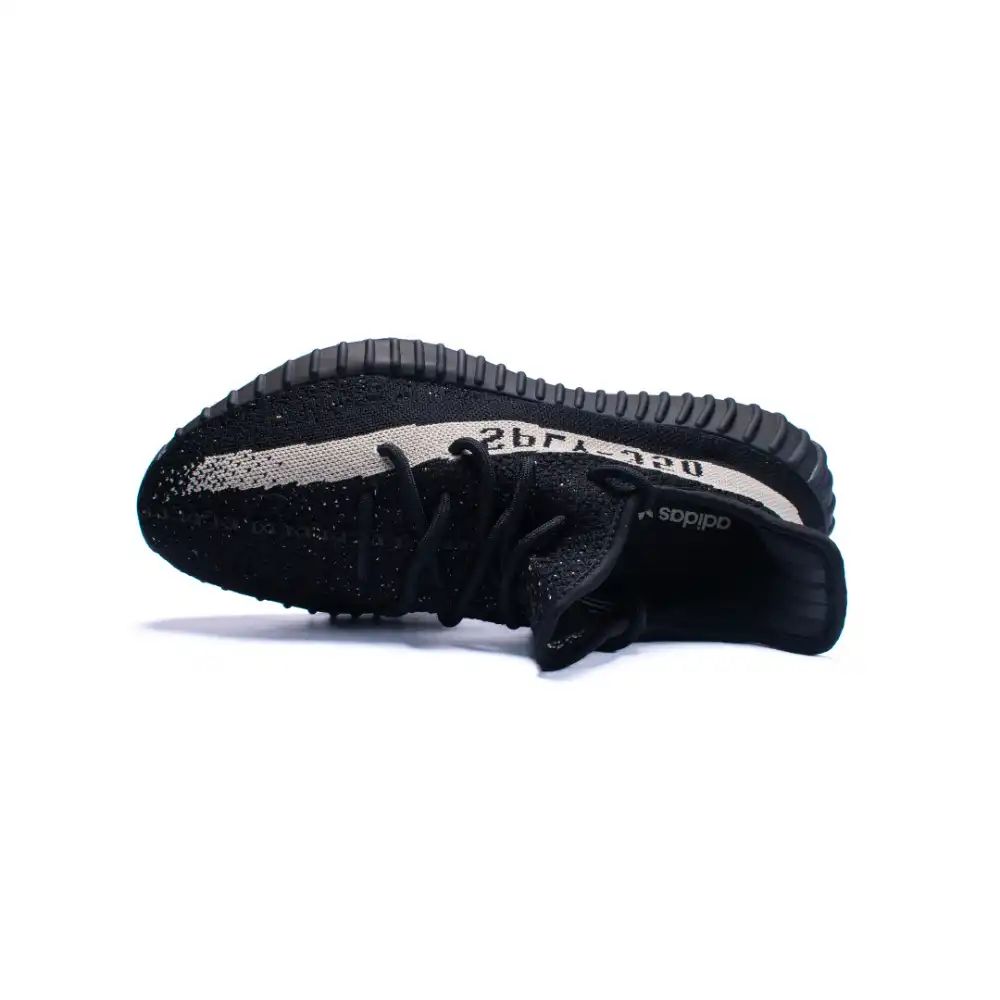 Yeezy 350 v2 Oreo