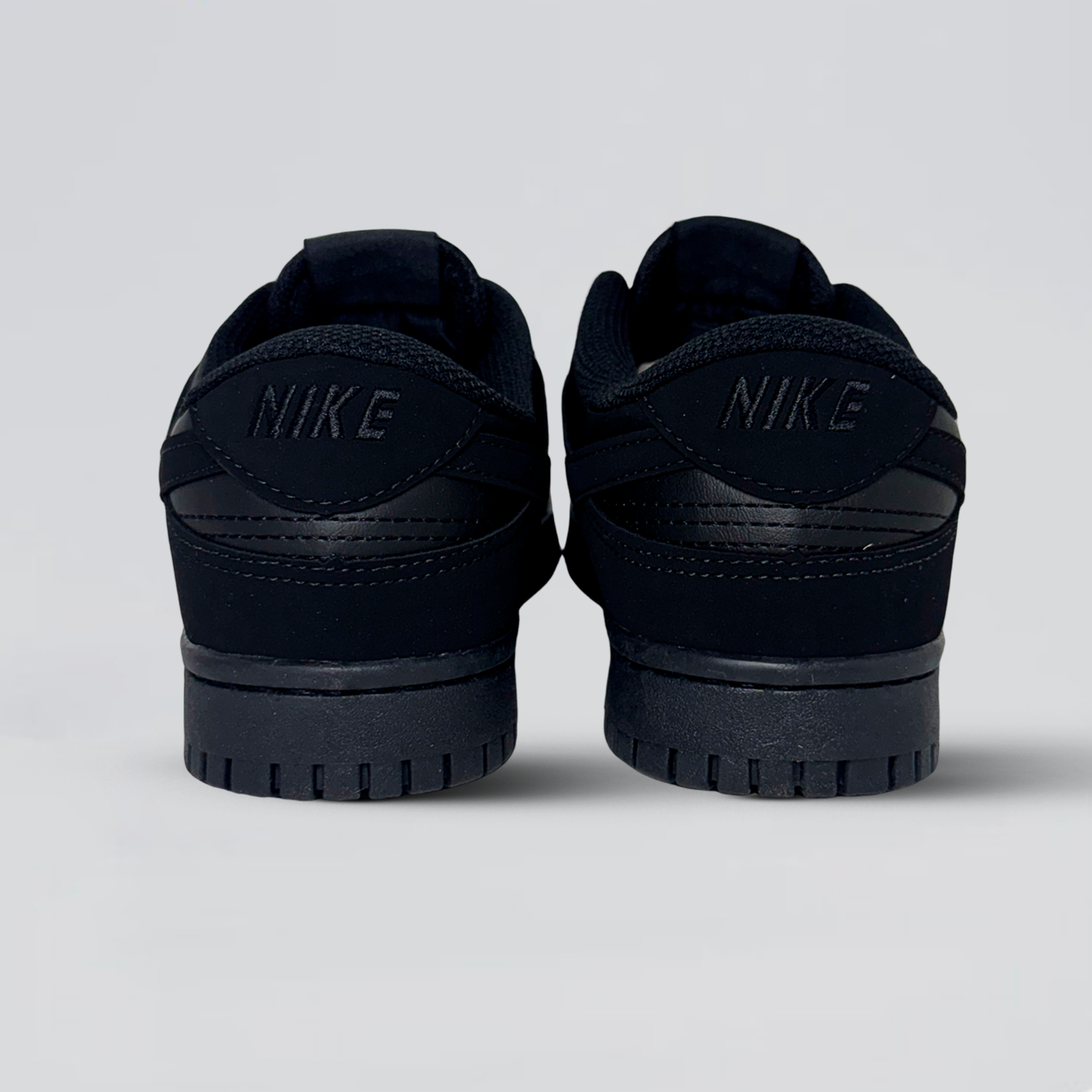 DK Low | Preto Preto